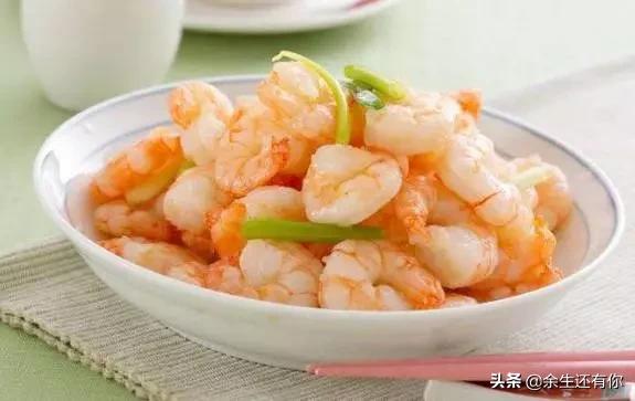 葱爆虾仁怎么做好吃视频,葱爆虾仁的最正宗做法