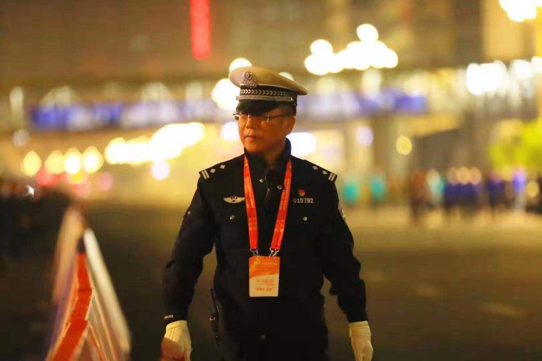 万人高呼!一场马拉松,认清了南昌的真面目