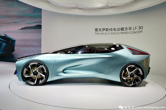 吉利星瑞和高尔夫8哪个更值得买,高尔夫和星瑞