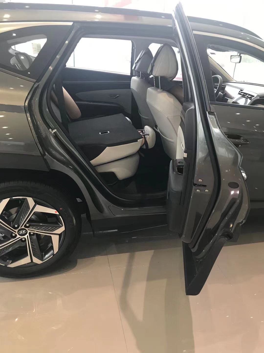 适合中年人开的车suv新能源,适合年轻人的运动suv十几万价位的