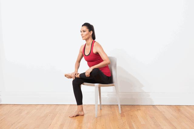 4个简单动作缓解久坐的腰痛,久坐腰痛屁股疼缓解方法