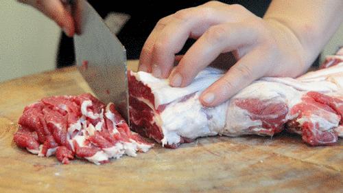 听说屯里有一家正宗潮牛，隔着屏幕也能闻到牛肉的香气