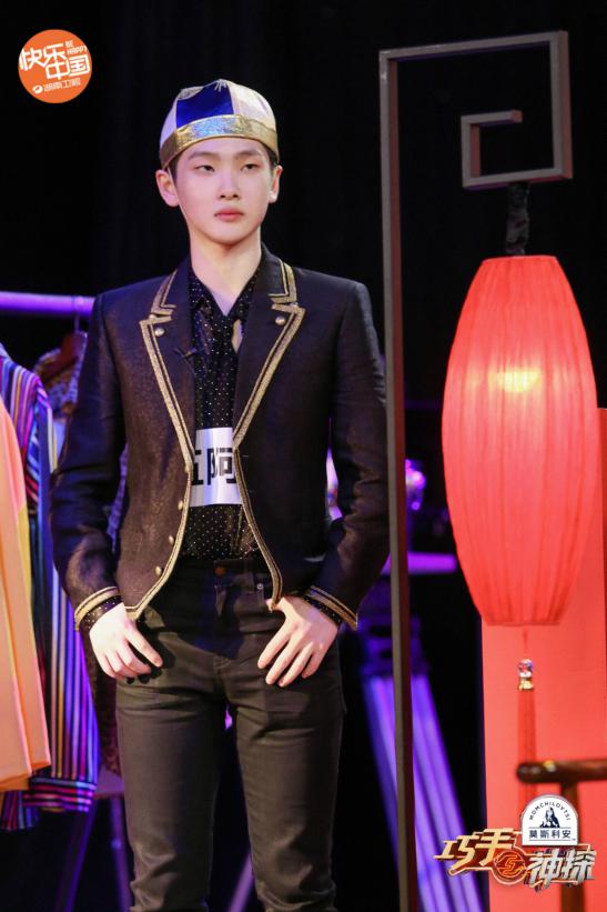 巧手神探杨颖周震南演卧底的一期,杨颖巧手神探最新一期造型