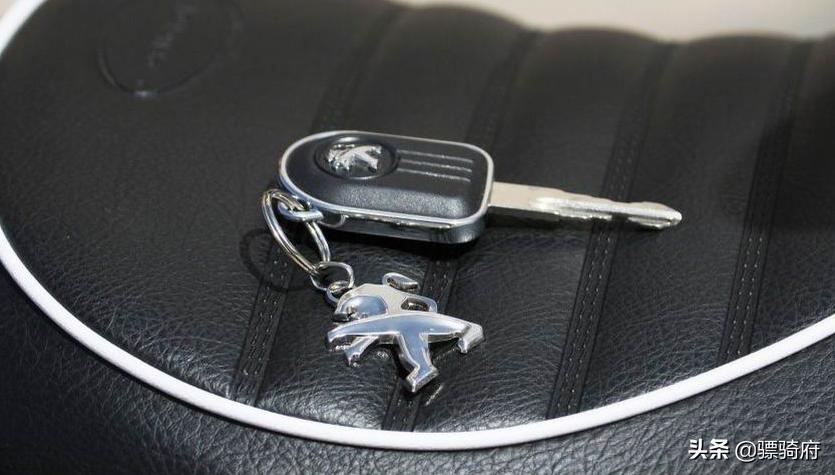 标致姜戈150VS光阳弯道情人150，复古与运动谁更适合你