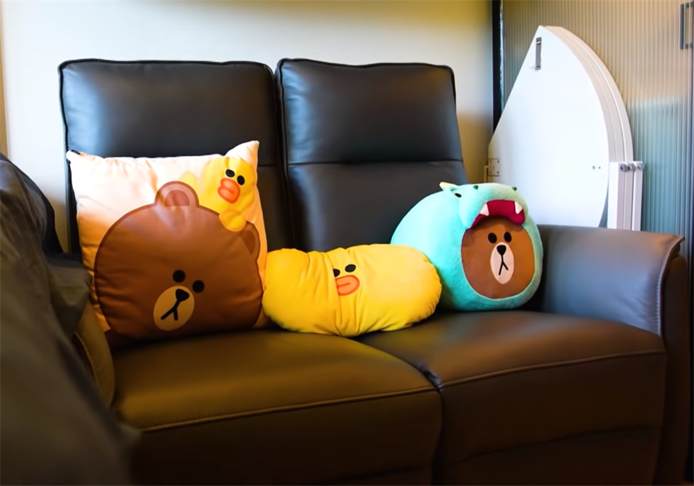 28岁香港夫妻买下35m2蜗居,香港一家三口买下27㎡蜗居