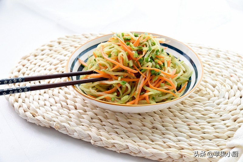 清脆爽口小菜凉拌佛手瓜的做法,佛手瓜做凉拌菜怎么做好吃