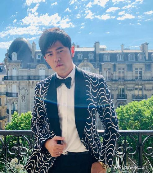 昆凌时尚杂志写真集,昆凌巴黎旅游美照