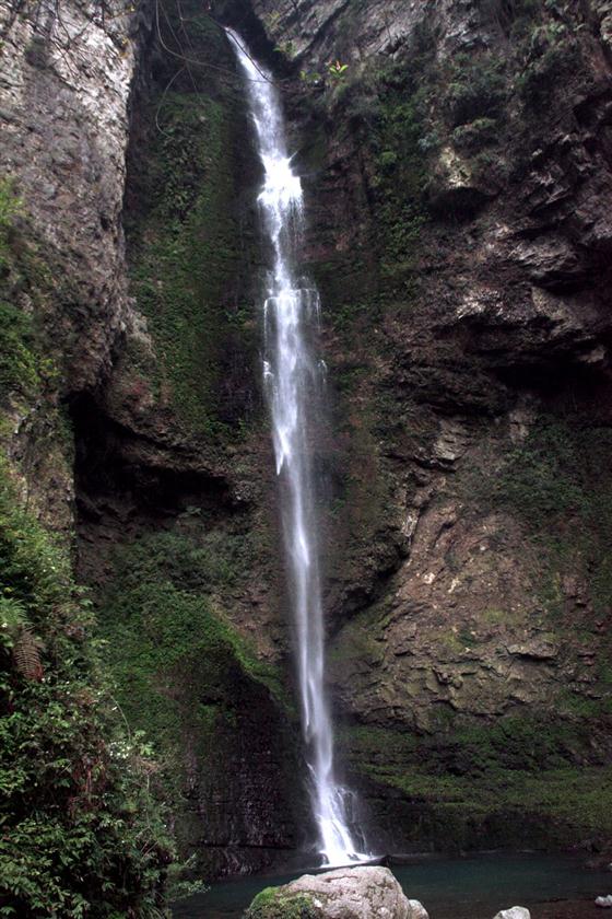 神龙峡：幽谷深深隐桃源