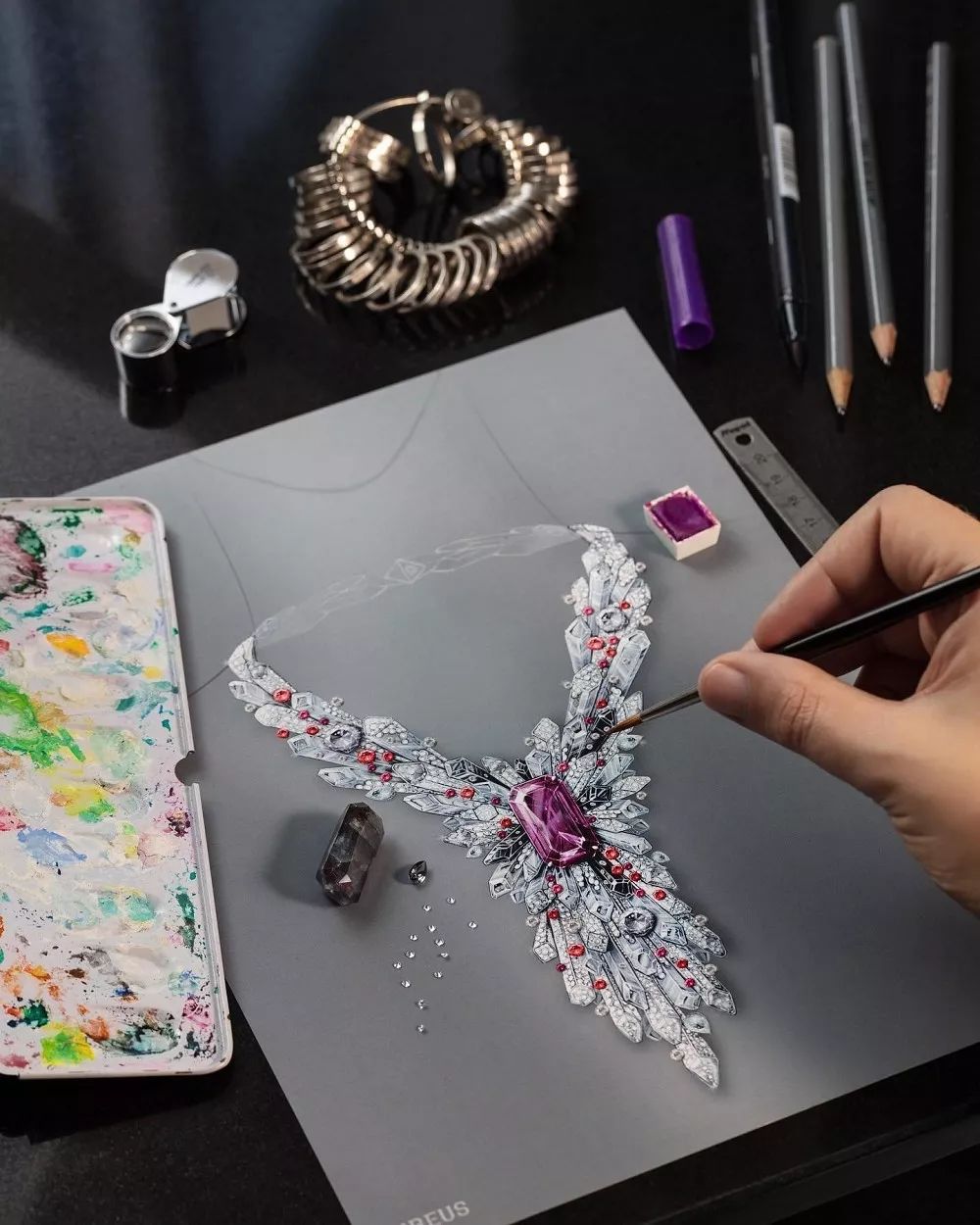 CHALAVRO带你揭秘：为何明星戴的饰品店里找不到？