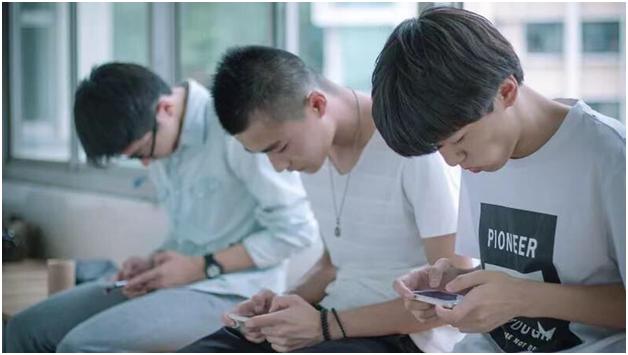 青春期男孩沉迷游戏应去哪个学校,青春期男孩沉迷网络怎么办