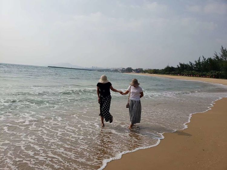 三亚冲浪旅行攻略,去三亚旅游看海