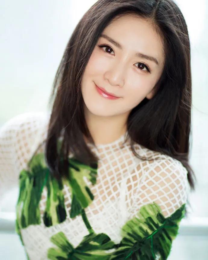 被拆家门抵债，为初恋写书？“拼命三娘”谢娜忘不了的苦甜往事