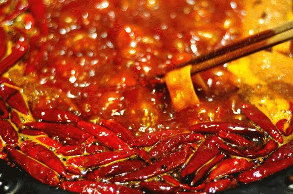 羽绒服脏了再也不用去干洗店了,干洗店亮面羽绒服脏了怎么清洗