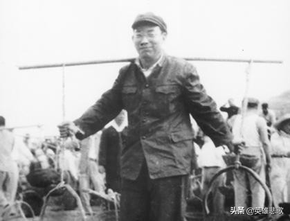 他被评为大将引发争议，取消军衔制后他主动要求降为行政五级