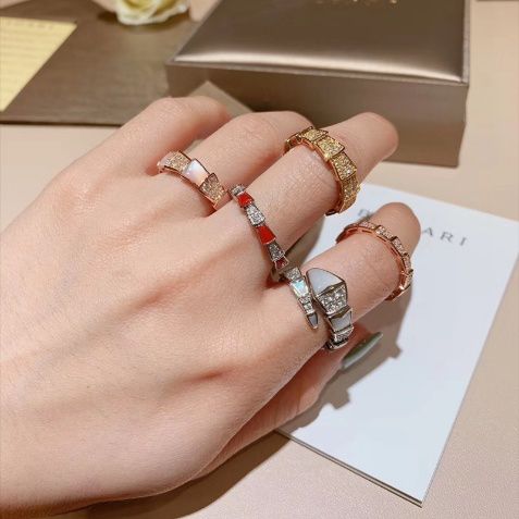 宝格丽蛇戒宽版白贝,宝格丽蛇戒玫瑰金和白金对比