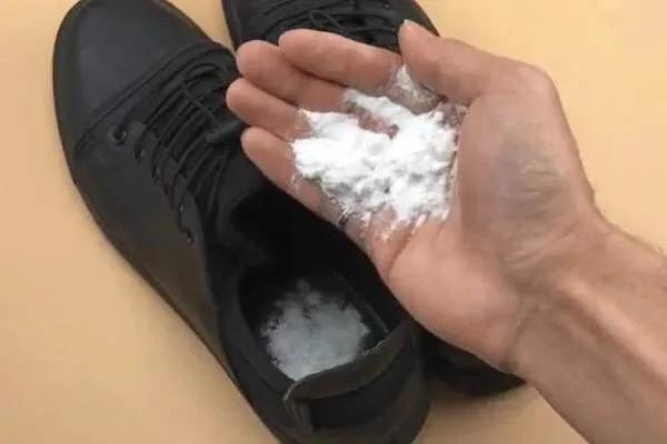 鞋子很臭怎么去除臭味,刷过的鞋子还是有臭味怎么解决