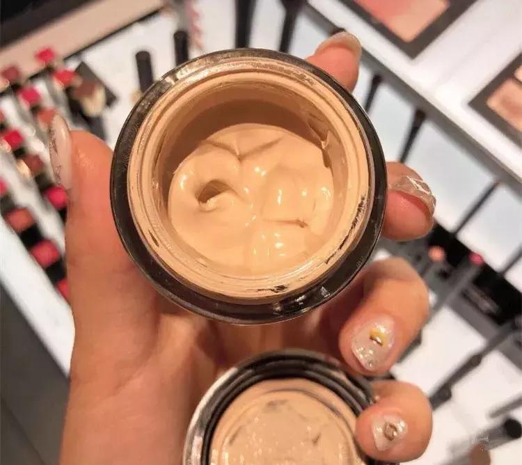 底妆起皮修护精华,油痘肌大瑕疵冬季起皮粉底推荐