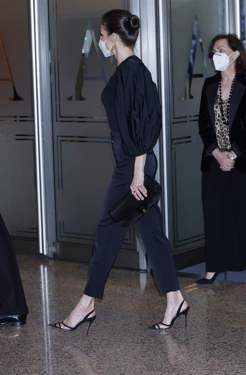 梅根凯特穿搭,梅根凯特穿碎花裙