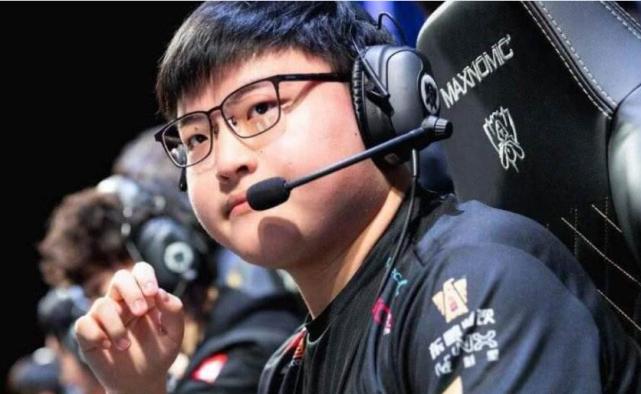 辅助游走对ADC影响有多大？Uzi：对面是职业选手我直接自闭被打穿