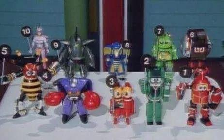 铁甲小宝可爱的样子,铁甲小宝三个铁憨憨表情包