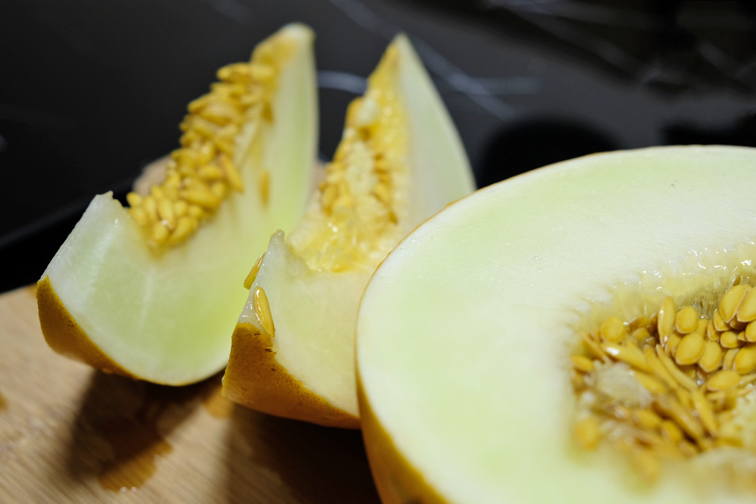 三度书咖开店手记:天天在网上吃瓜,你真的吃对了吗?