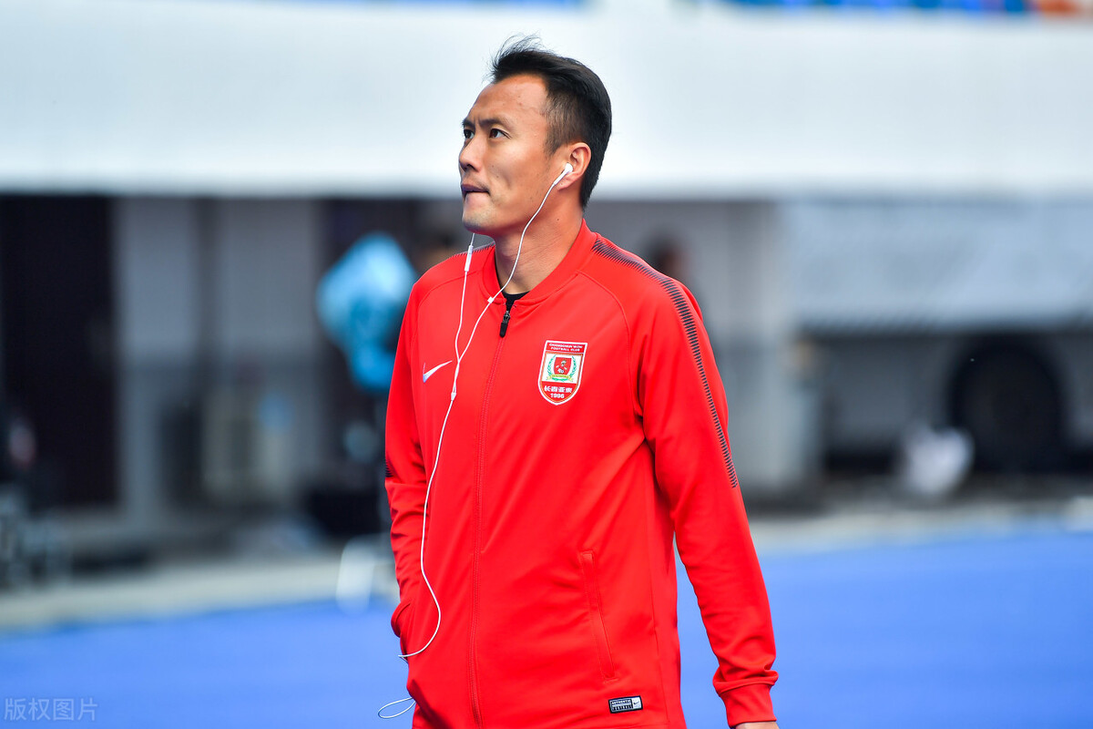 闀挎槬浜氭嘲鏃堕殧涓ゅ勾閲嶈繑涓秴,閬楁喚瓒崇悆涓秴