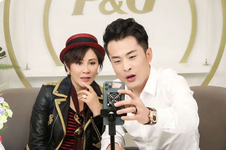 辛巴百亿电商帝国,快手辛巴及其家族