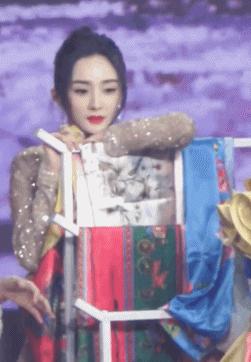 “奥运宝贝”的香艳上位史，和她背后的神秘大佬们