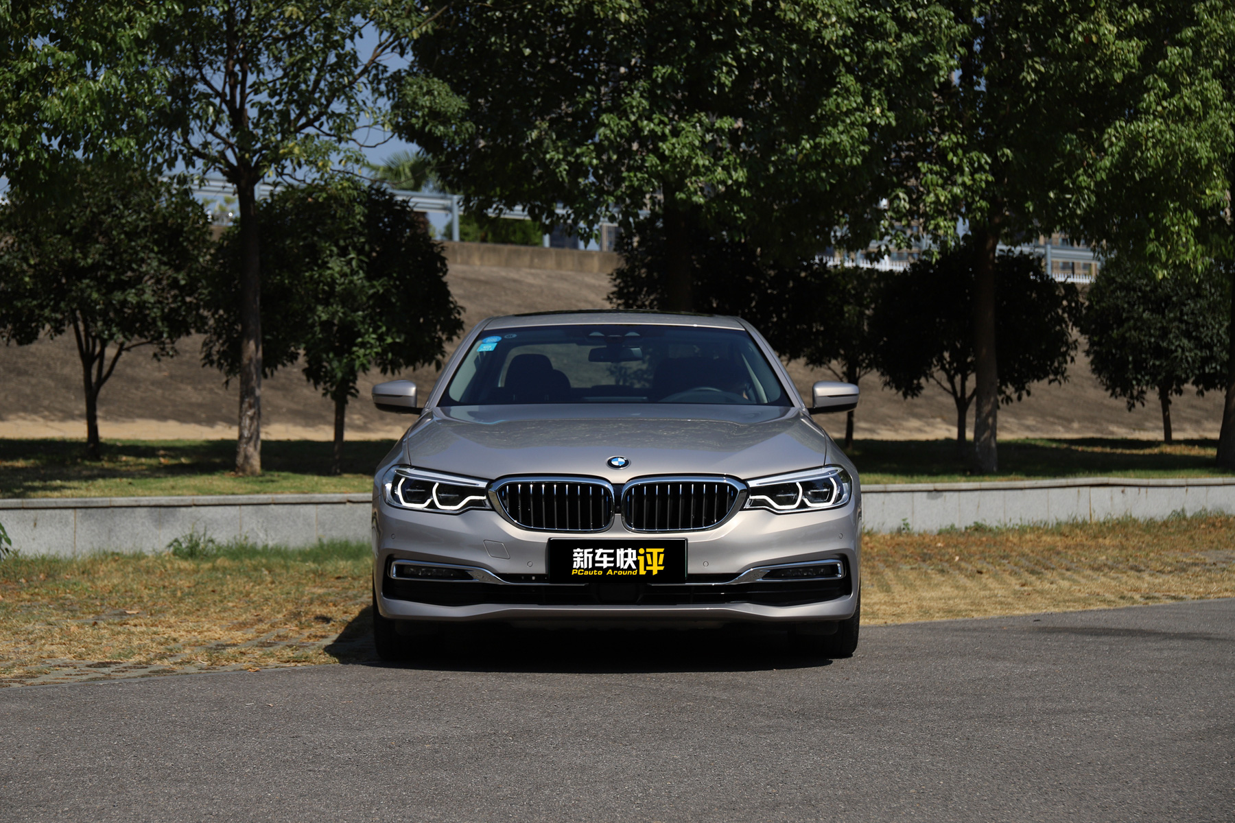 这一代宝马5系操控感怎样,宝马5系直列6缸2.5发动机油耗高