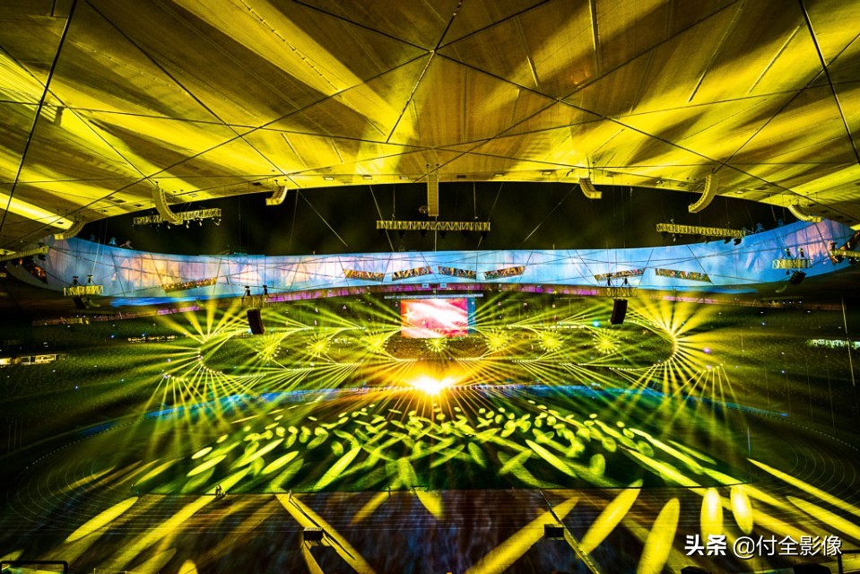 鸟巢沸腾瞬间,鸟巢合唱爱如潮水