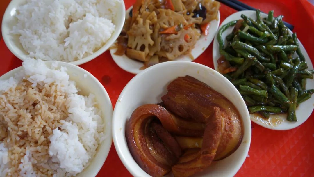 济南这座城市带来了太多的回忆,济南是一座四季美如画的城市