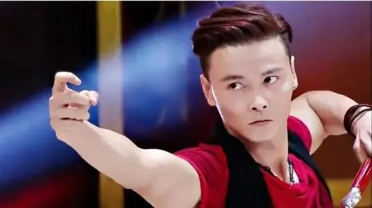 西装暴徒张晋2018,西装暴徒张晋武英级