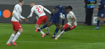 惊魂一刻波尔多边锋球场昏厥,欧冠惊魂2019