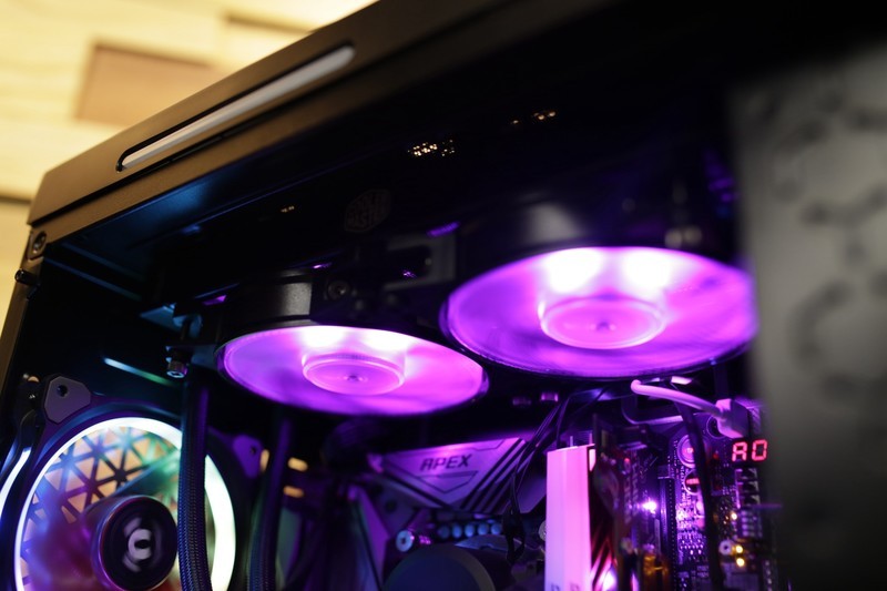 跑分64万烧包主机平推《战地5》全特效!