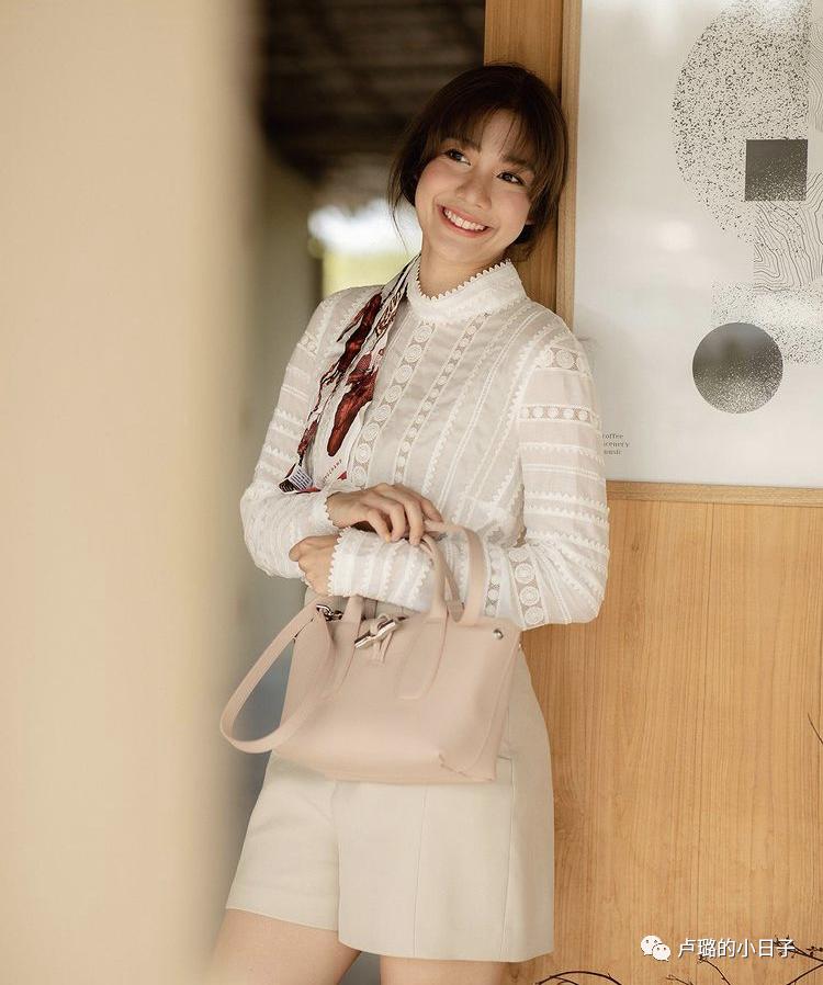 最有权势的德国总理天天背的千元包，这个法国的品牌到底多好用