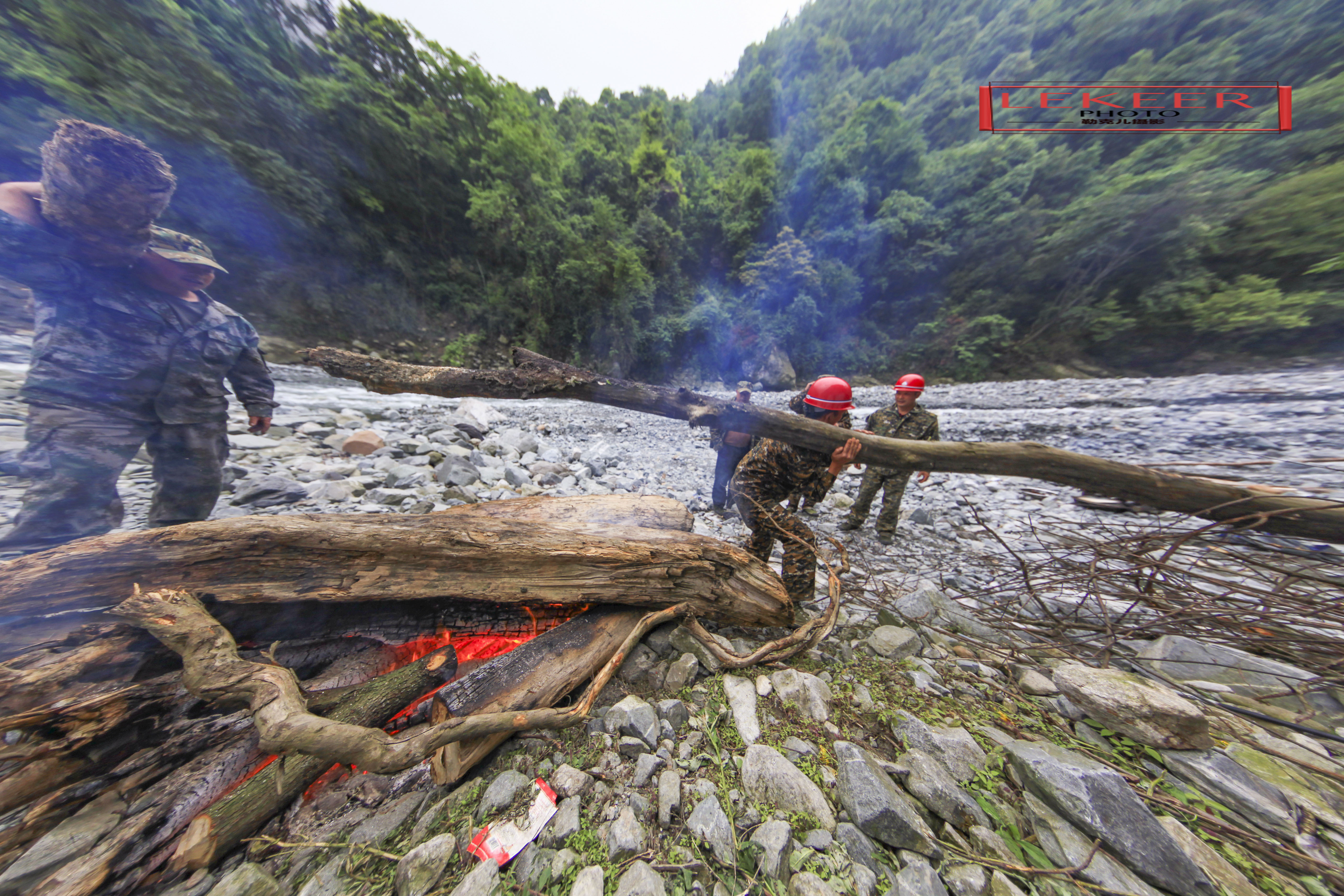 穿越无人区难忘的经历,穿越无人区后半夜的恐怖经历