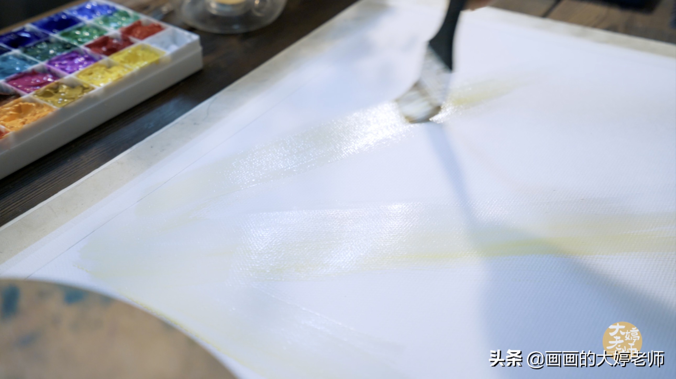 画一幅春天的景物并写出来,画一幅春天种的蔬菜