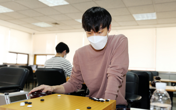 lg杯16强战韩国棋手,第28届lg杯最新赛况