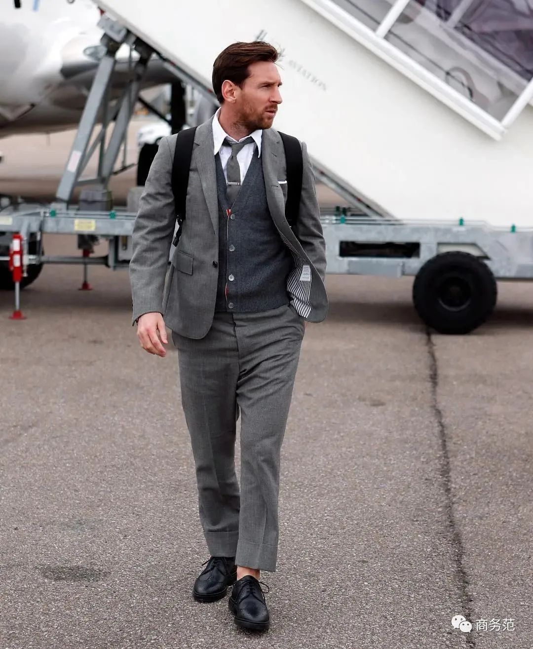 17岁梅西首秀照片,梅西34岁首战刷爆3项纪录