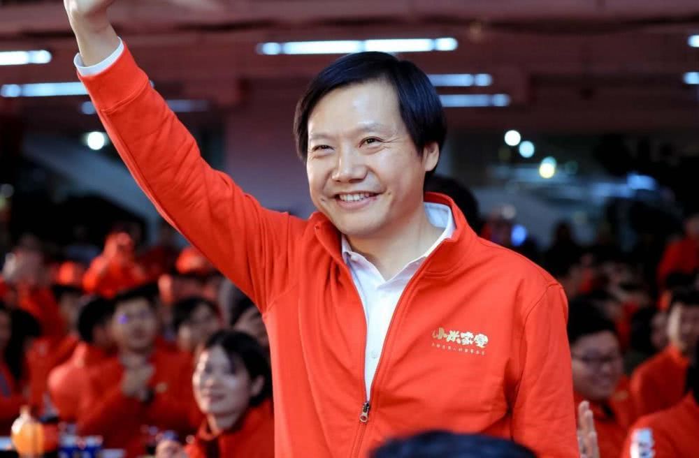 雷军为啥霸气回应华为手机,雷军回应小米和华为