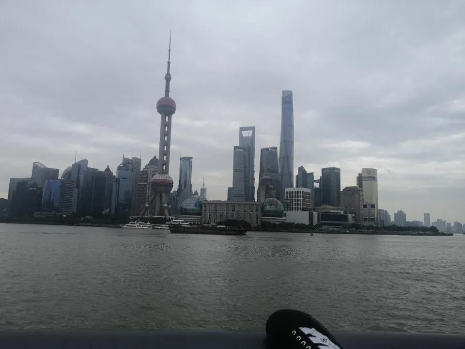 竟然有人说大学生进电子厂打工丢人