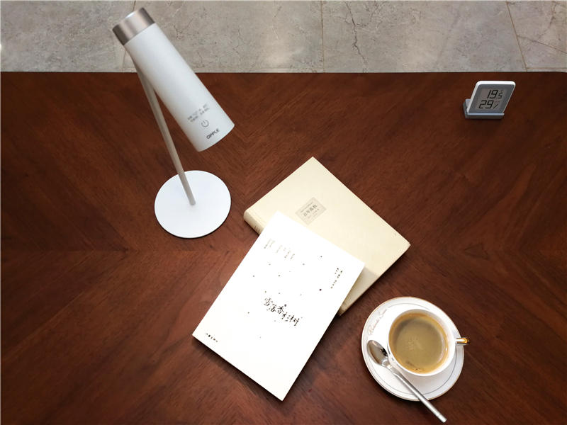 化繁为简至拙至美,极简磁吸灯