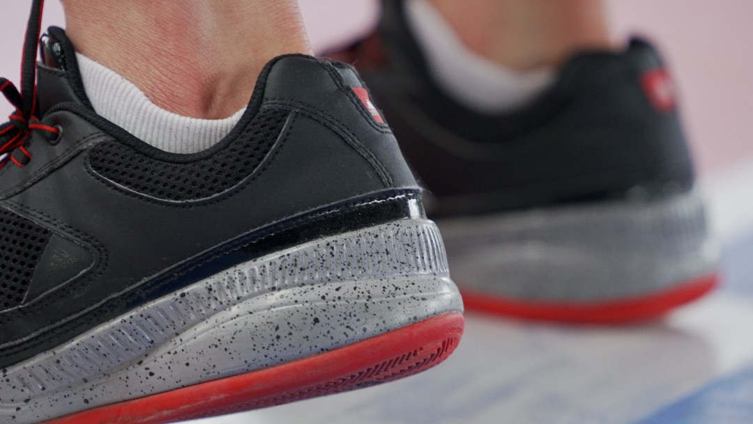 阿里纳斯1代简版复刻,阿迪2开头的实战篮球鞋