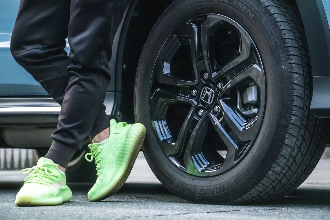 潮鞋与机车,潮鞋和跑车