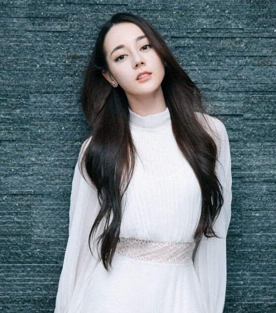 齐肩短发卷发怎么扎又简单又好看,齐肩短发半扎发发型