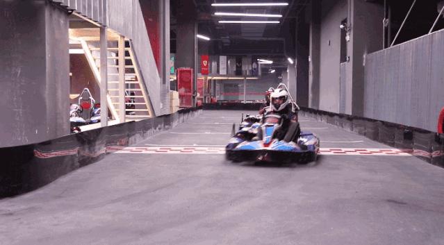 许昌科技广场下面竟然藏着一个卡丁车俱乐部,在朋友圈秒变酷盖