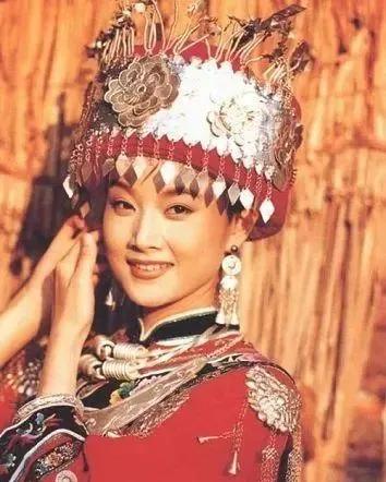 还记得唱《辣妹子》的*祖英宋**吗，她如今过得怎么样？