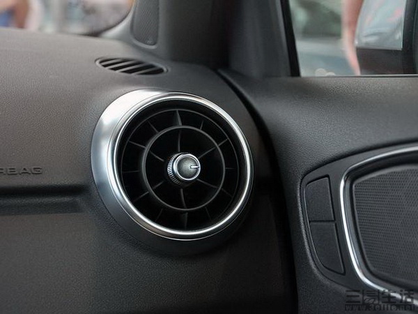 为什么车窗内起雾,夏天车窗起雾的物理原因