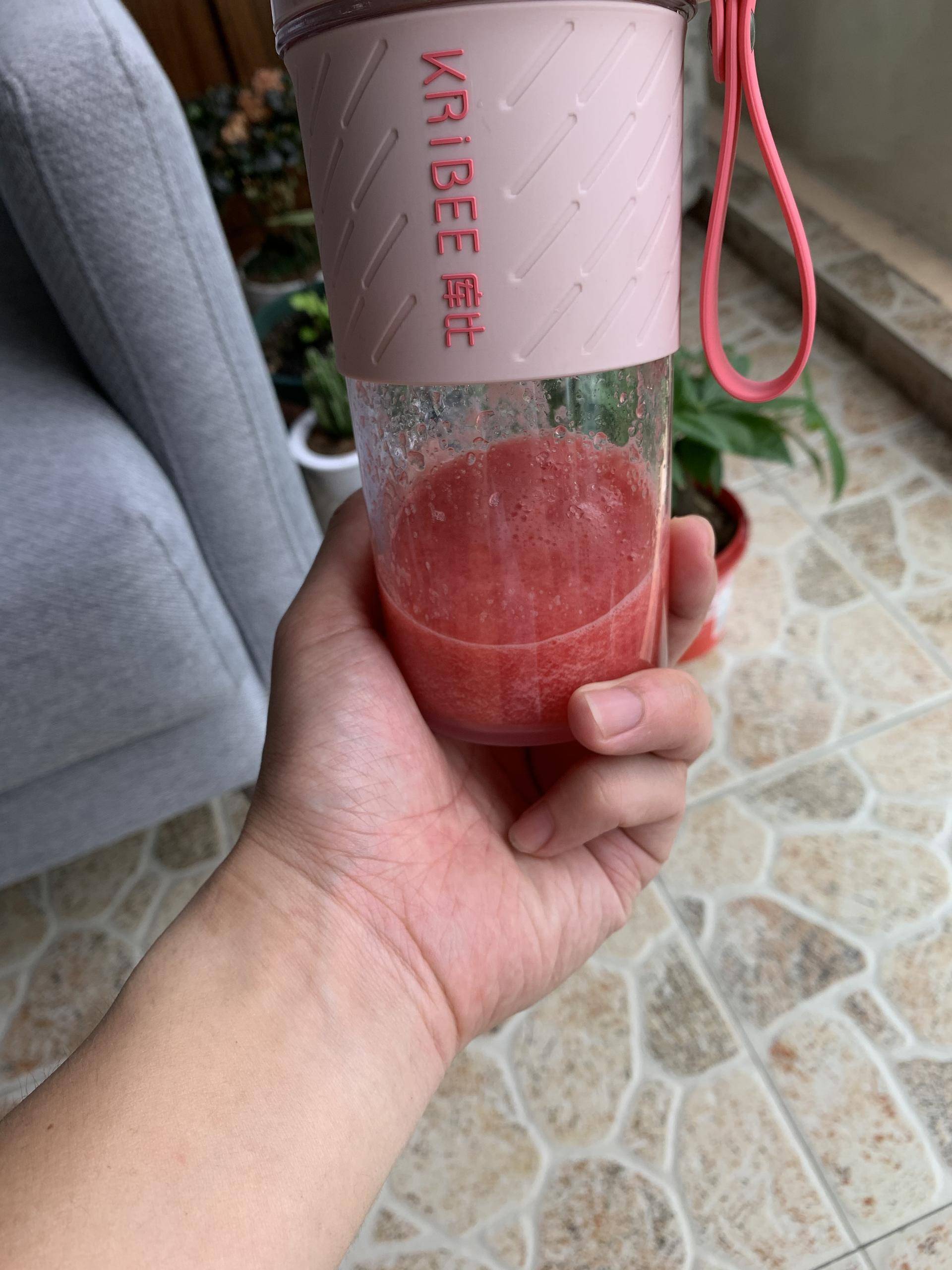 美美的夏日，美美的果汁，美美的你——库比便携果汁杯简评