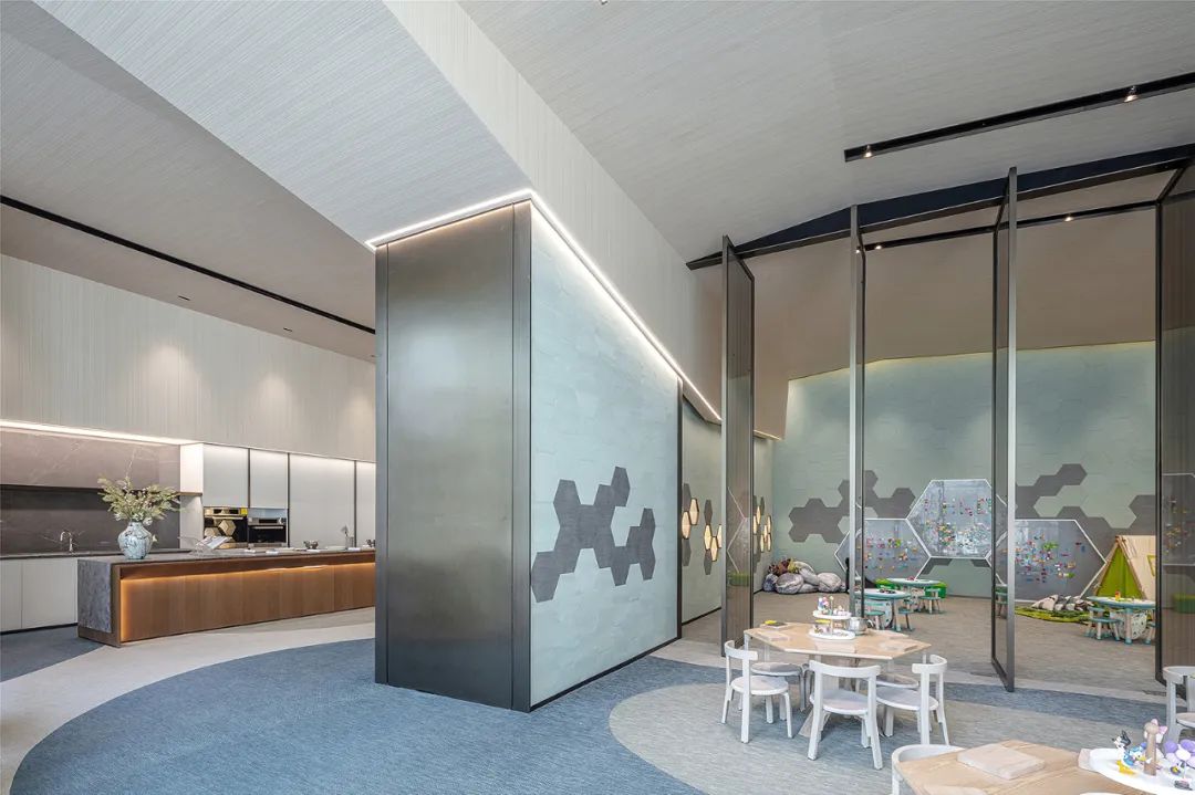 首发|达观设计：现代折线艺术生活馆，家与城市的过渡